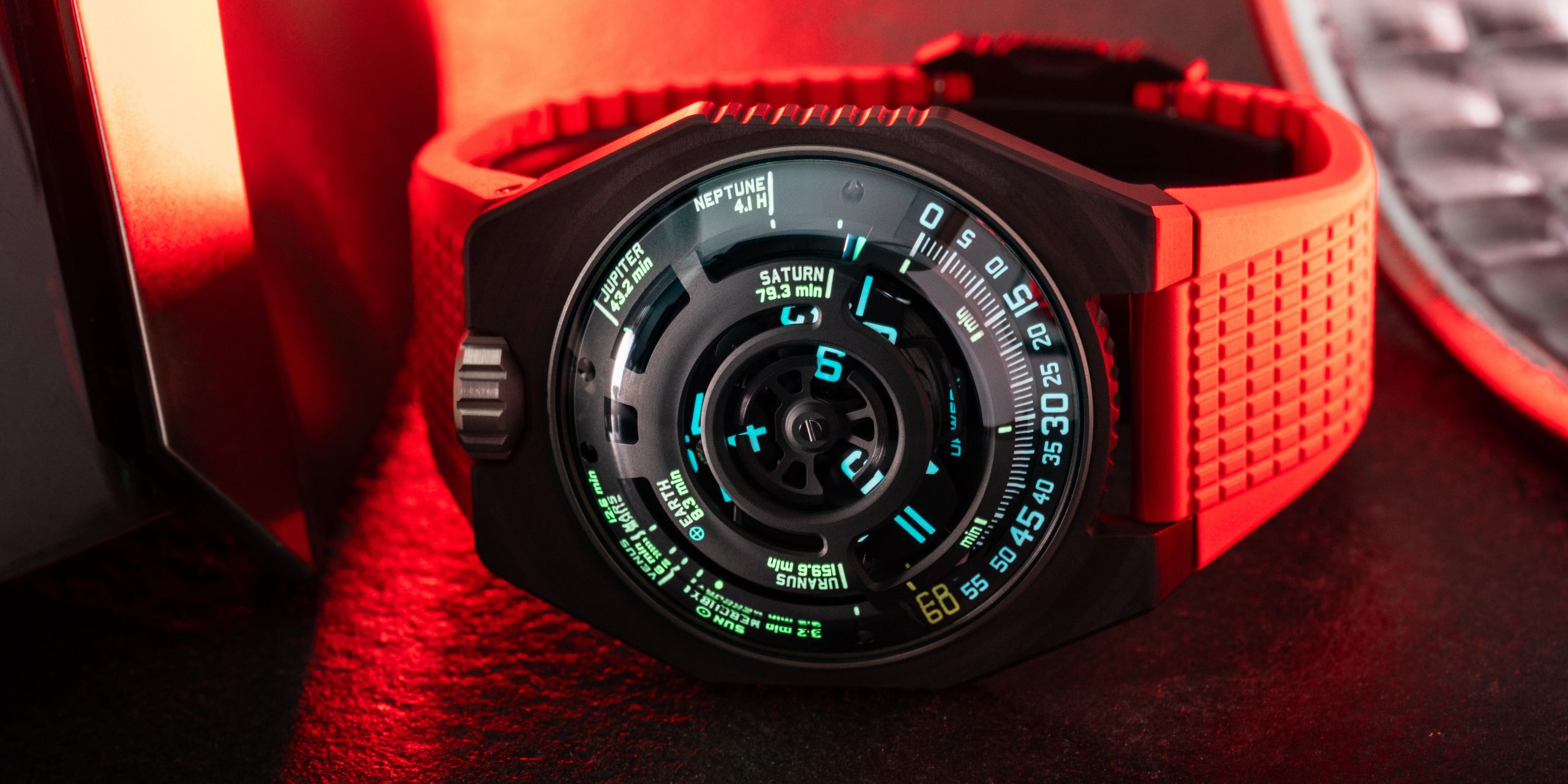 URWERK’s UR-100V LightSpeed brings us on an odyssey through the cosmos